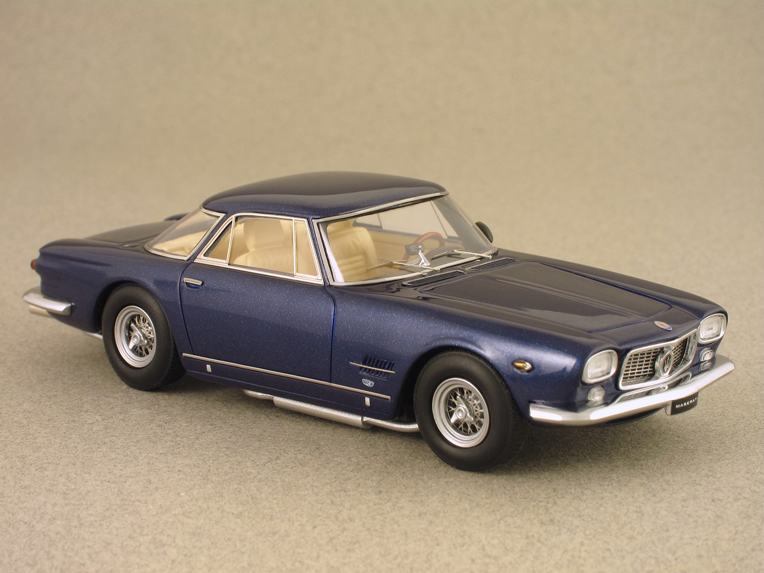 Maserati 5000 GT Allemano (Minichamps) 1:43