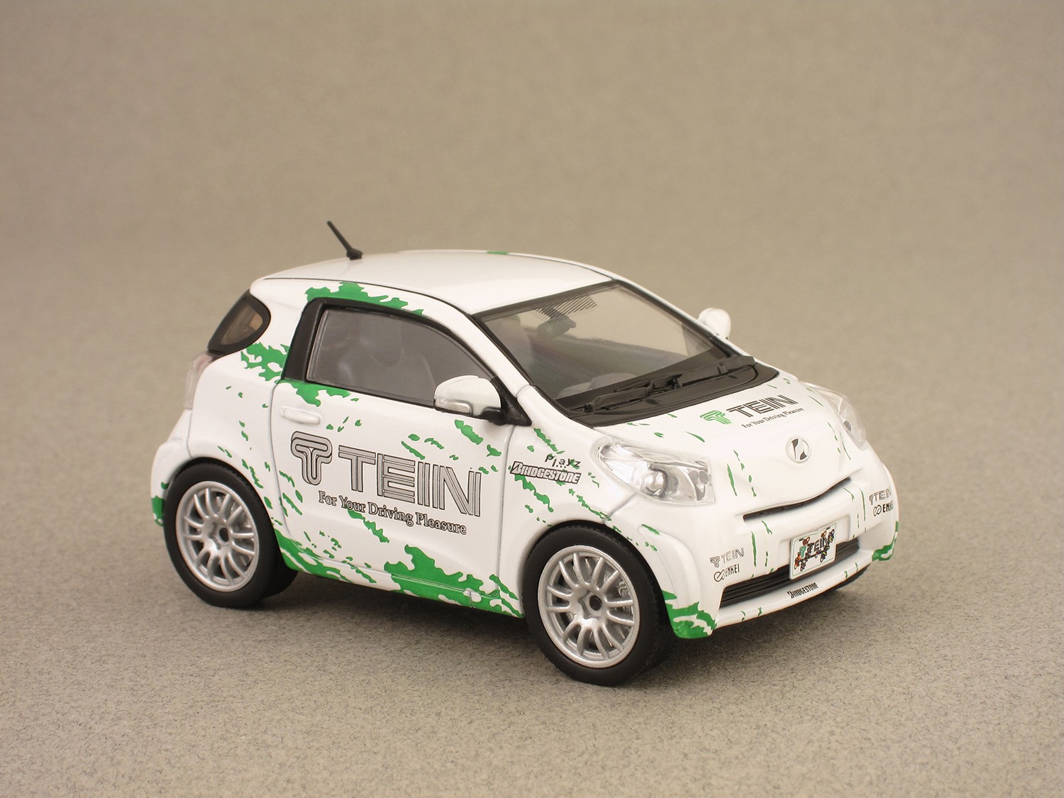 Toyota iQ Tein (J-Collection) 1:43