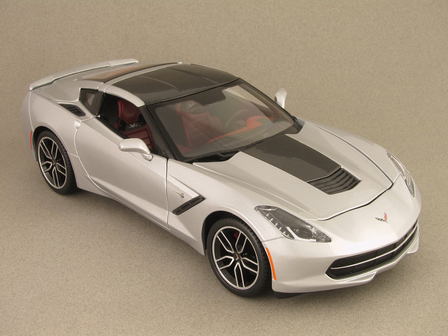 Chevrolet Corvette C7 Stingray (Maisto) 1:18