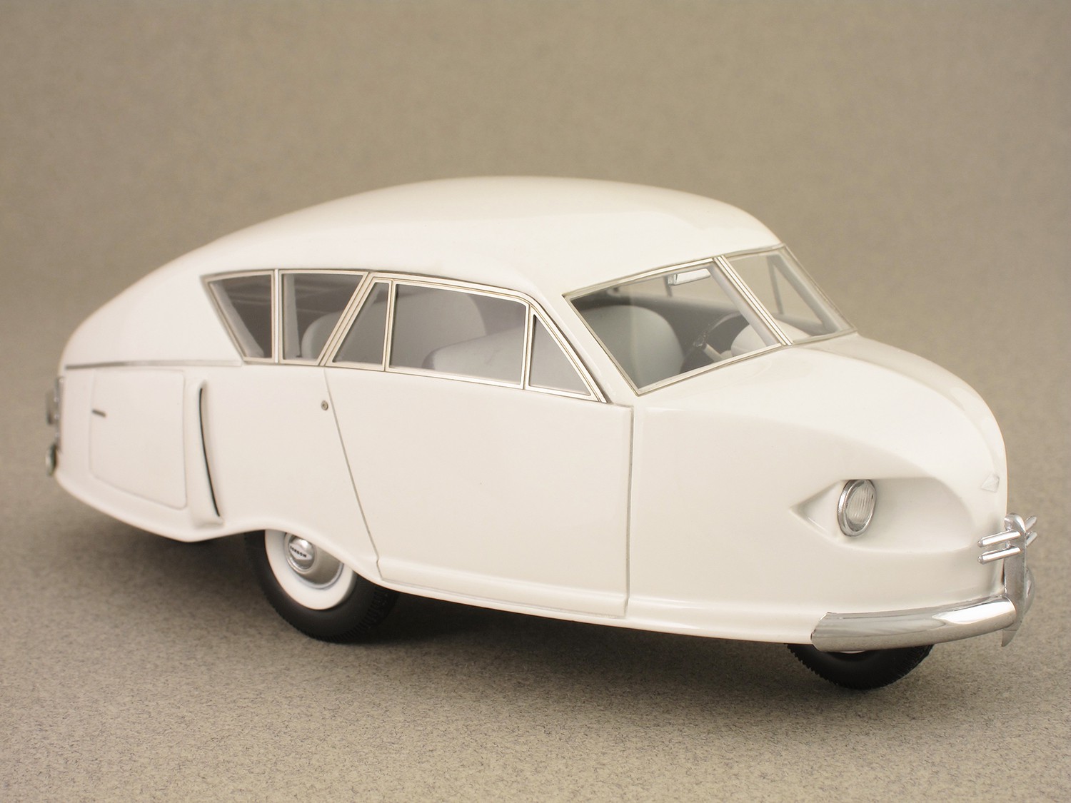 Gordon Diamond (Autocult) 1:43