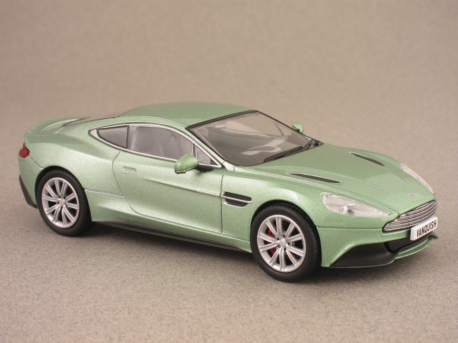 Aston Martin Vanquish 2012 (Oxford) 1:43