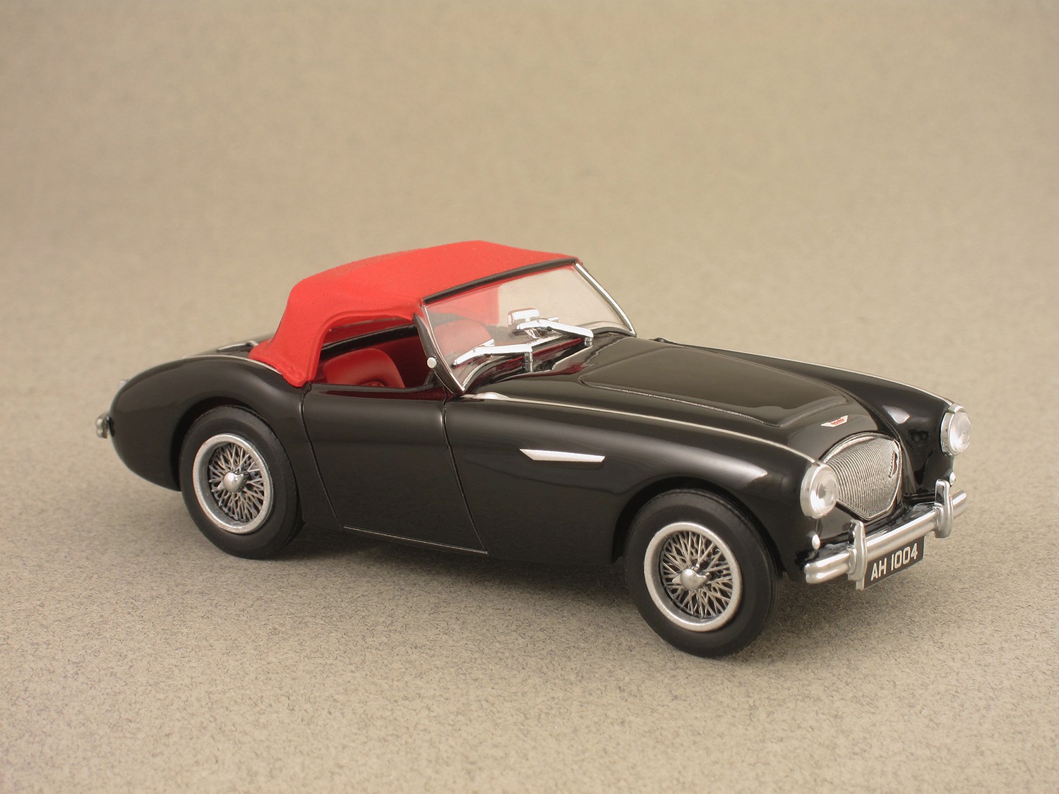 Austin-Healey 100 BN1 fermée (Oxford) 1/43e