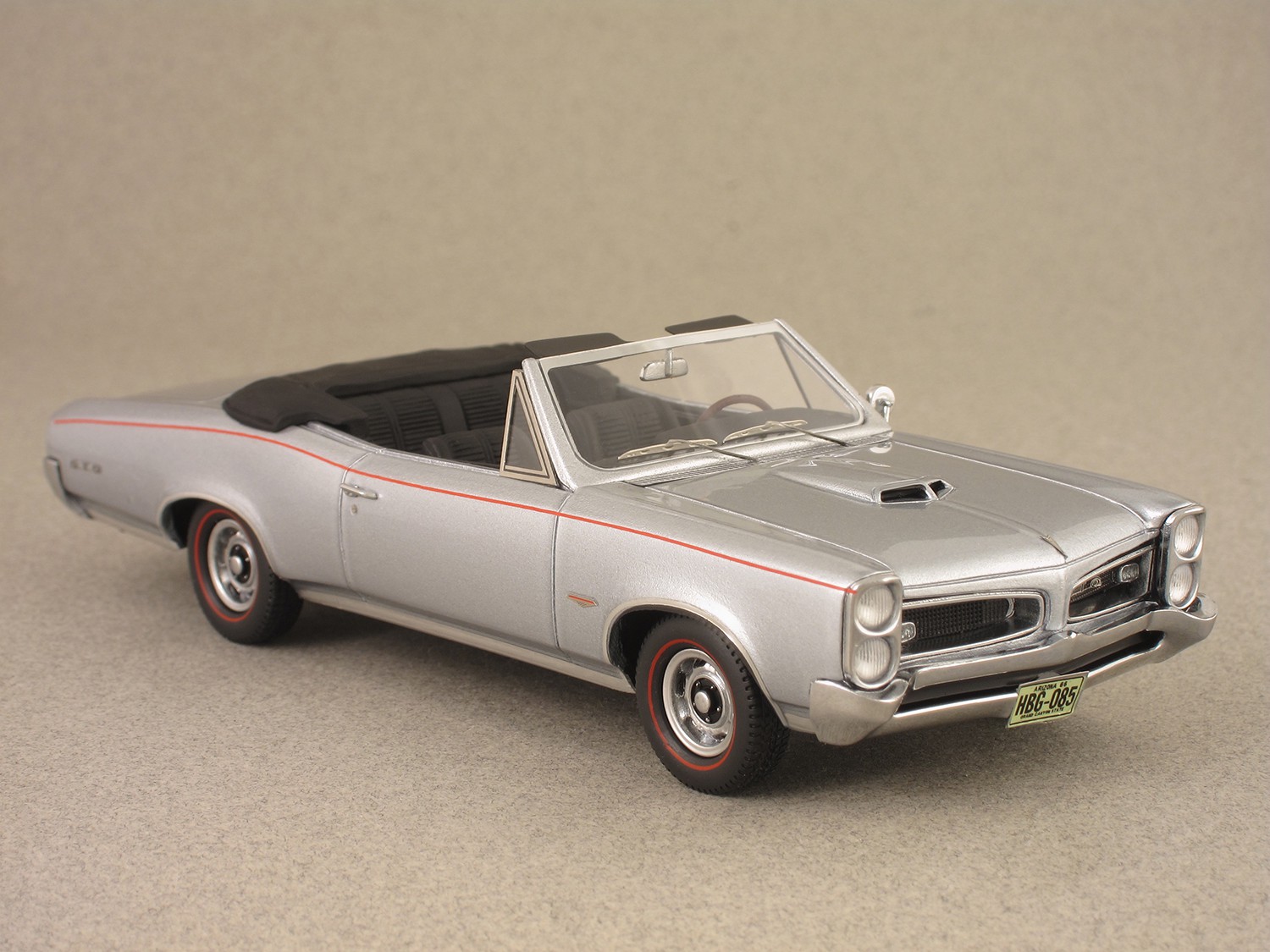 Pontiac Tempest GTO Convertible 1966 (NEO) 1/43e