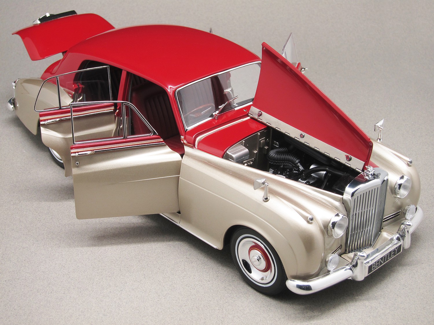 Bentley S2 (Minichamps) 1:18