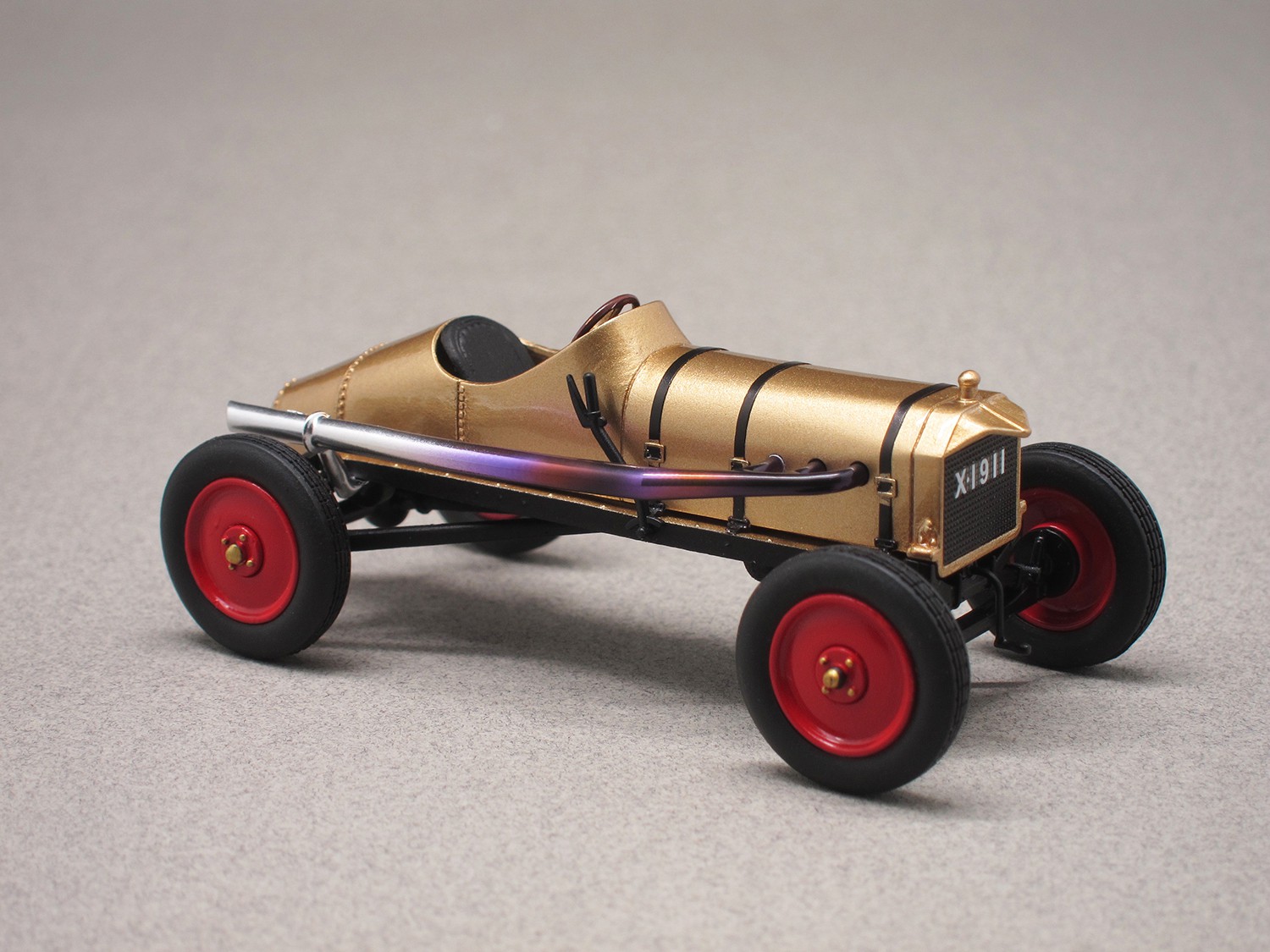 Ford T "Golden Ford" (Autocult) 1:43