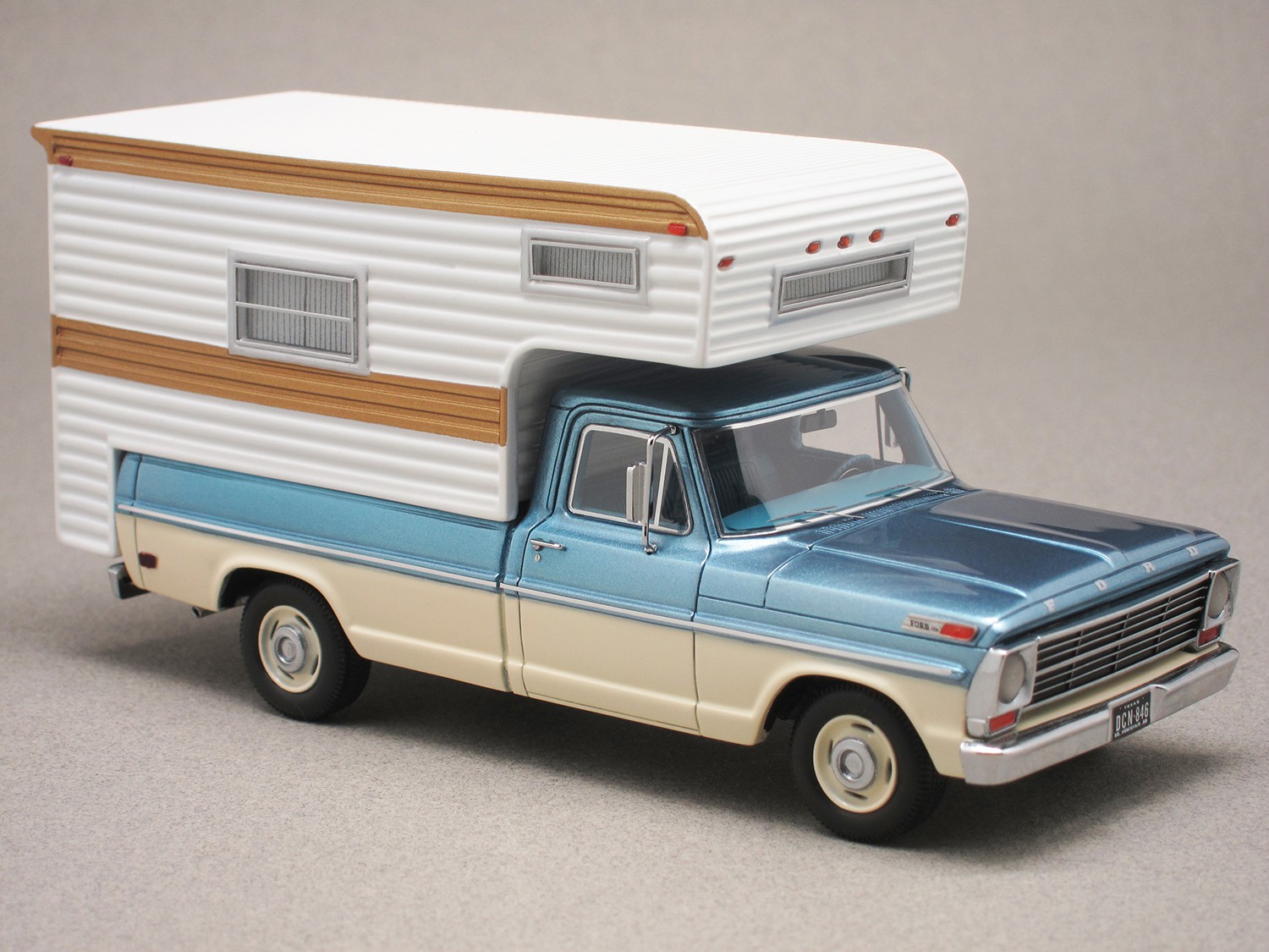 Ford F-100 Camping-car 1968 (NEO) 1/43e