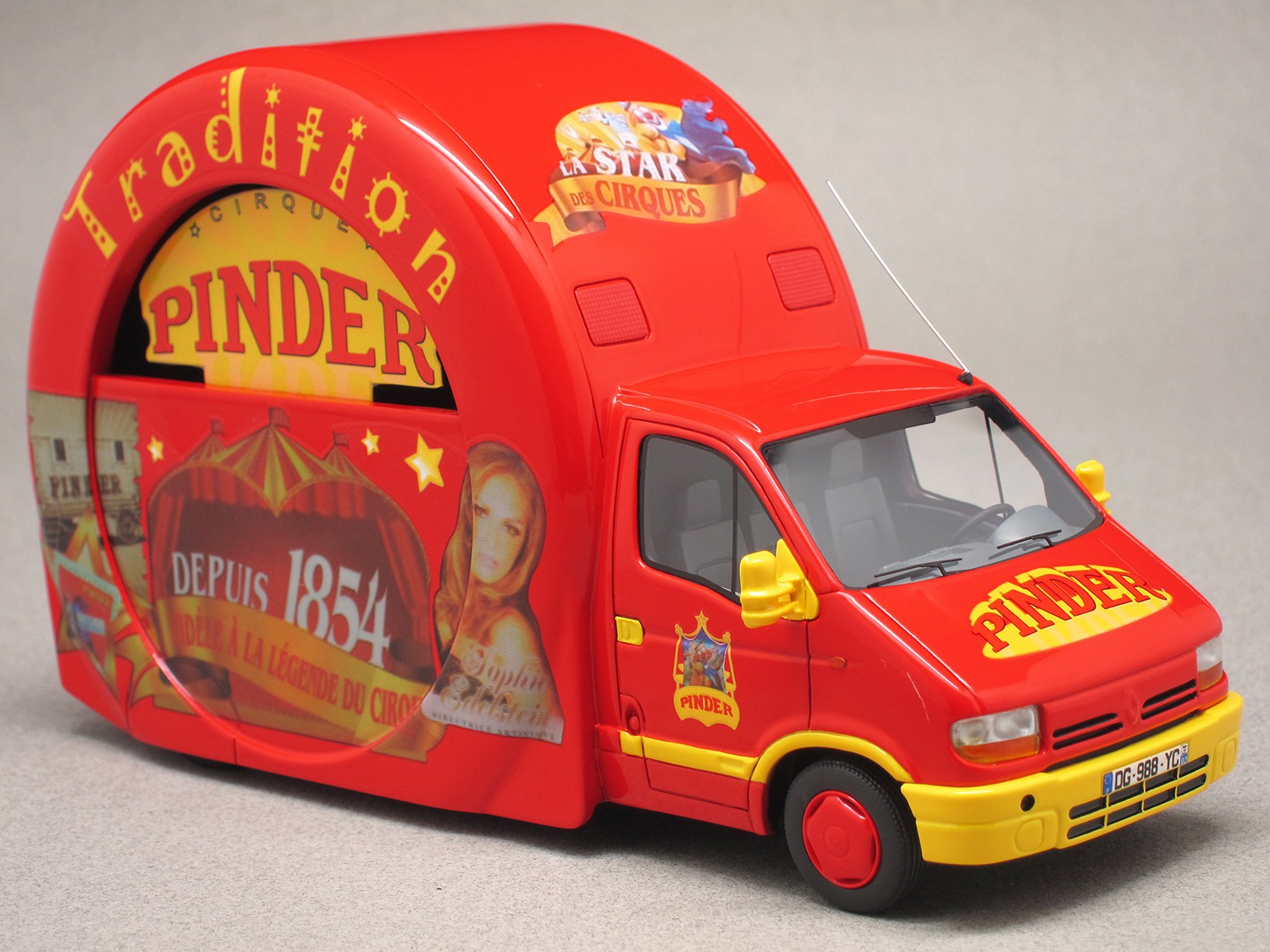 Renault Master 1997 Pinder "Tradition" (Perfex) 1/43e