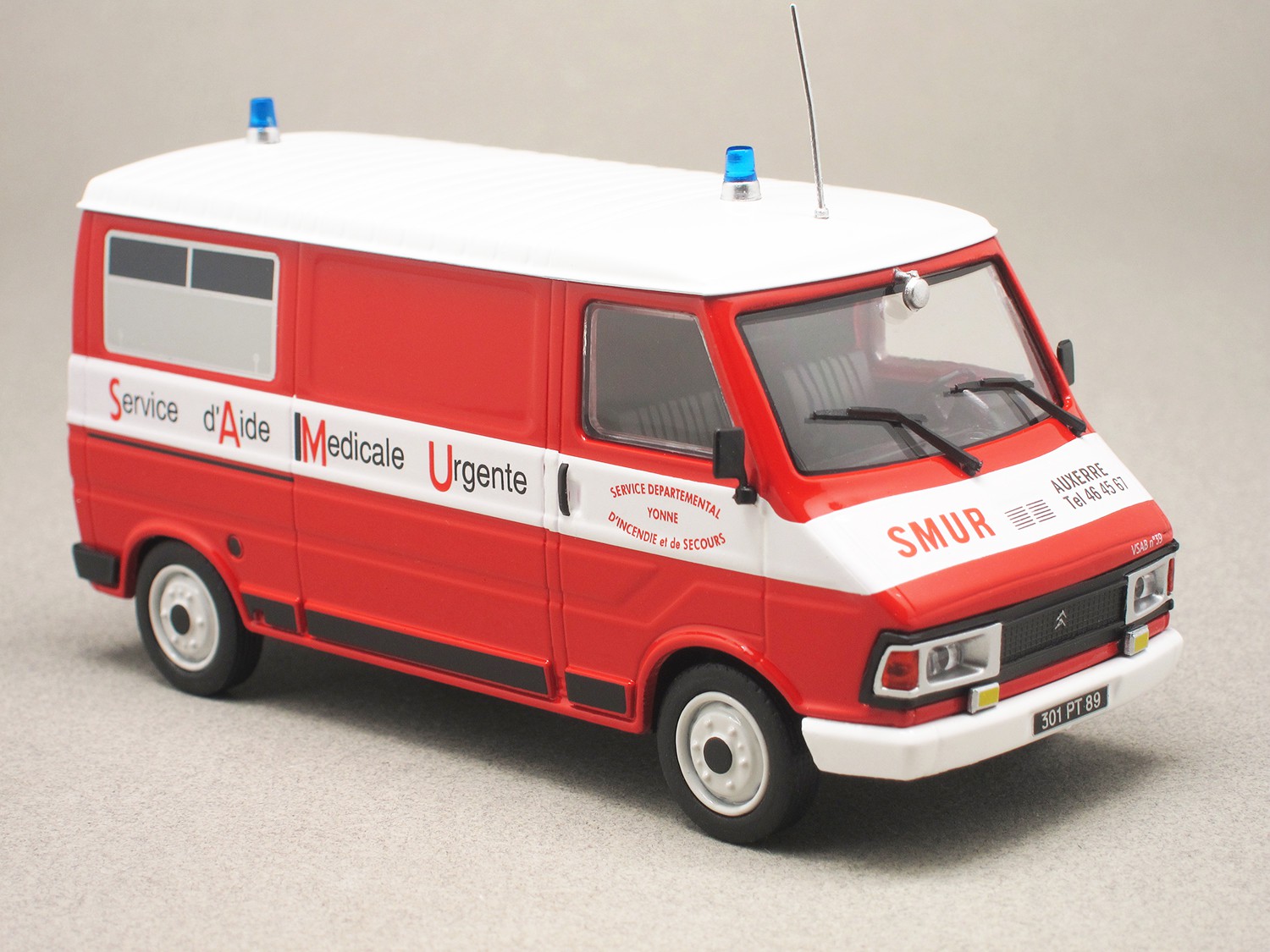 Citroën C35 facelift SAMU SMUR Auxerre (Eligor) 1:43