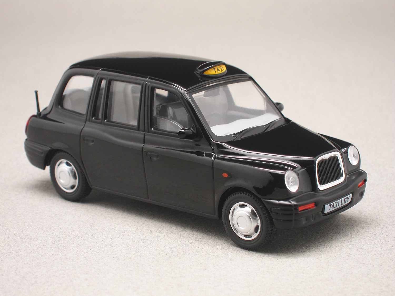 LTI TX1 London Taxi cab (Vitesse) 1:43