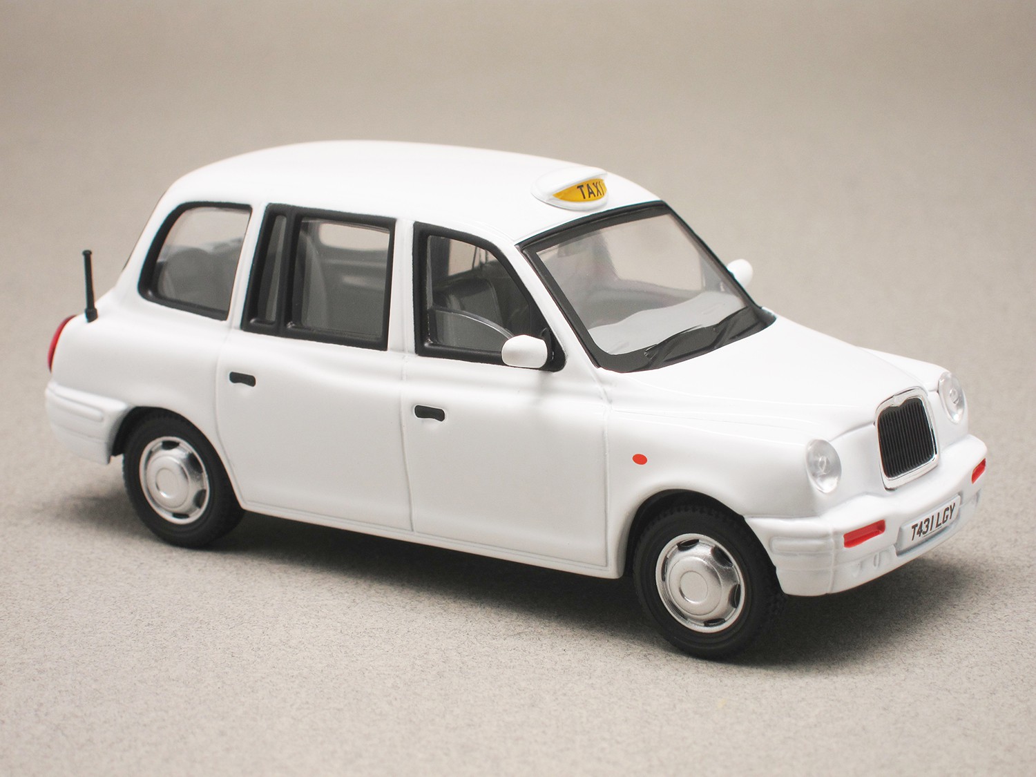 LTI TX1 London Taxi cab (Vitesse) 1:43