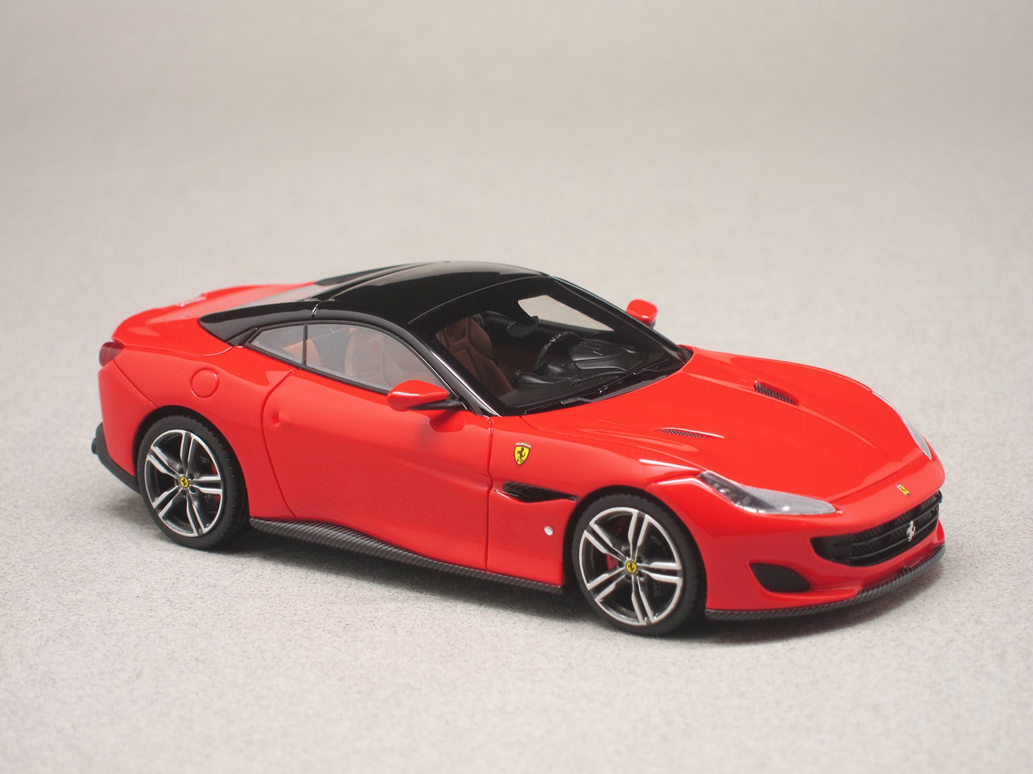 Ferrari Portofino Rosso Scuderia (LookSmart) 1/43e