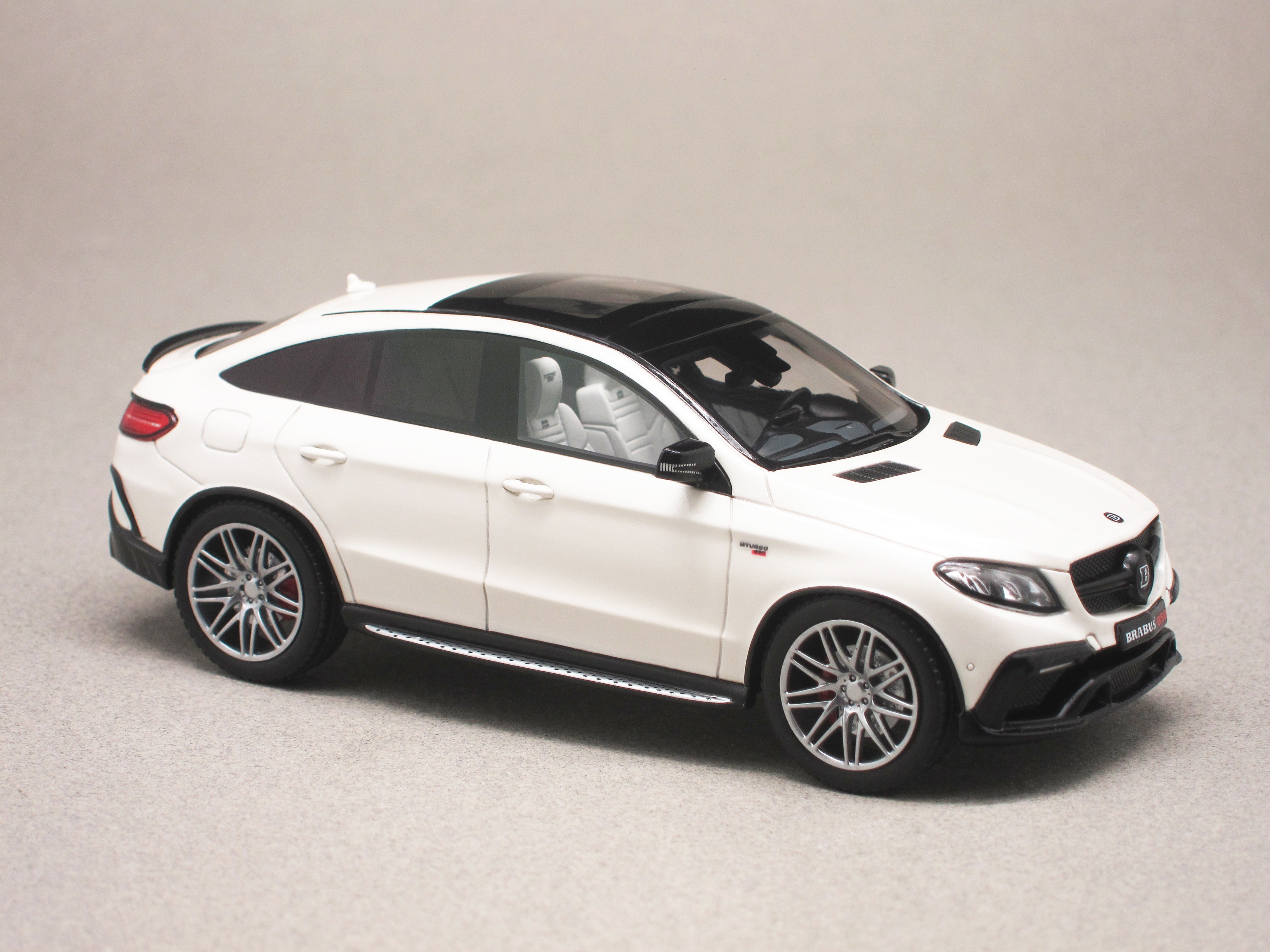 Brabus 850 4x4 Coupé (Minichamps) 1/43e