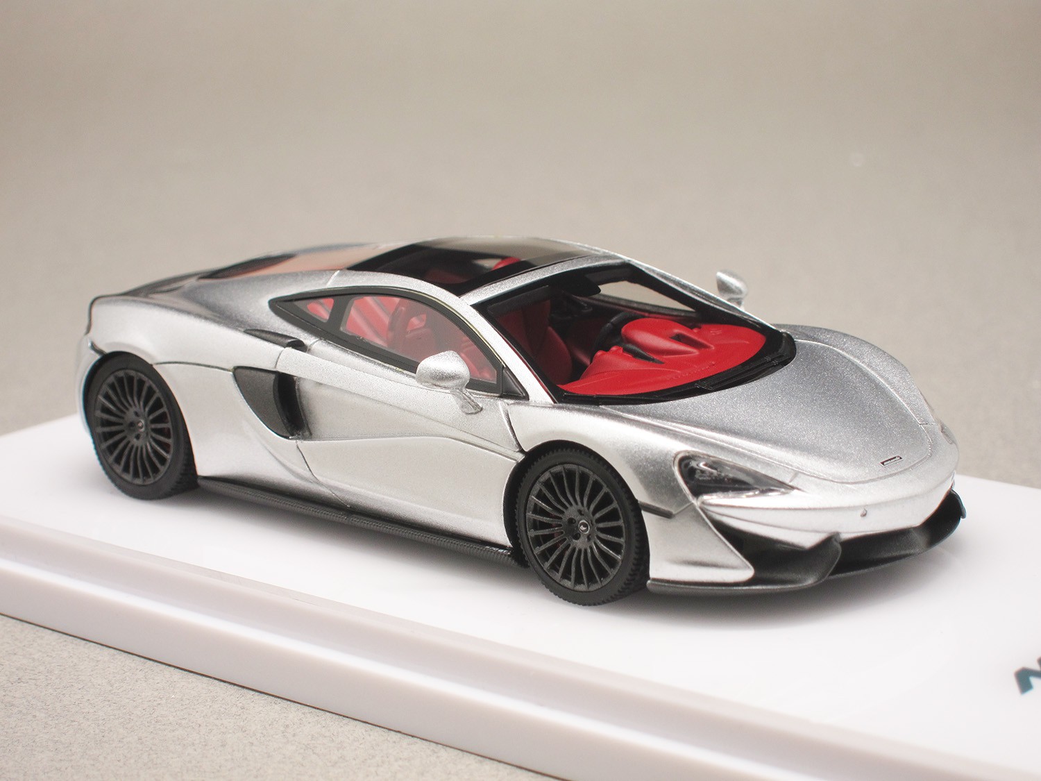 McLaren 570 GT (TrueScale) 1/43e