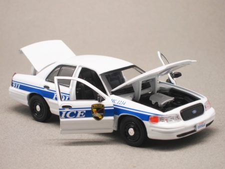 Ford Crown Victoria Interceptor McGyver 2016 (Greenlight) 1/43e