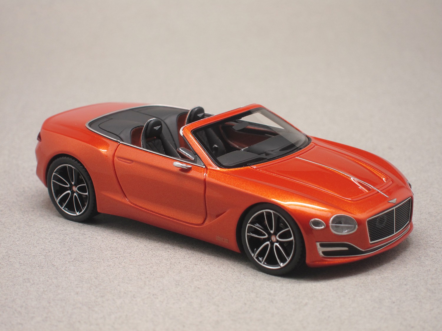 Bentley EXP12 Speed 6E Orange Flame (LookSmart) 1:43