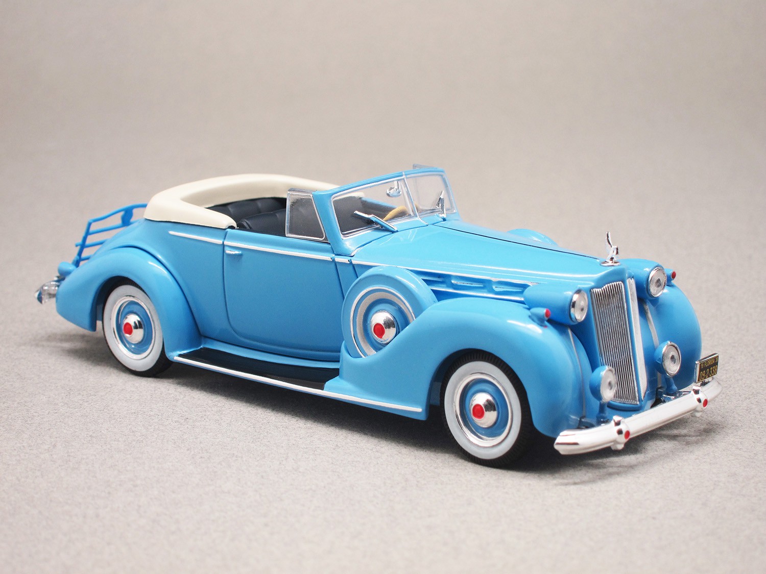 Packard Victoria cabriolet 1938 (IXO) 1/43e