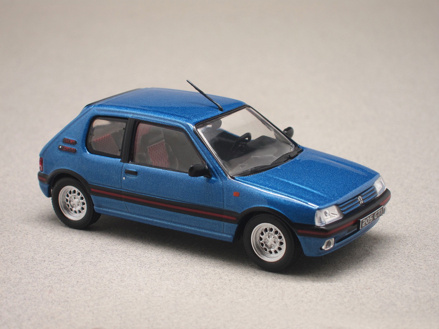 Peugeot 205 GTI 1.6 (Whitebox) 1/43e