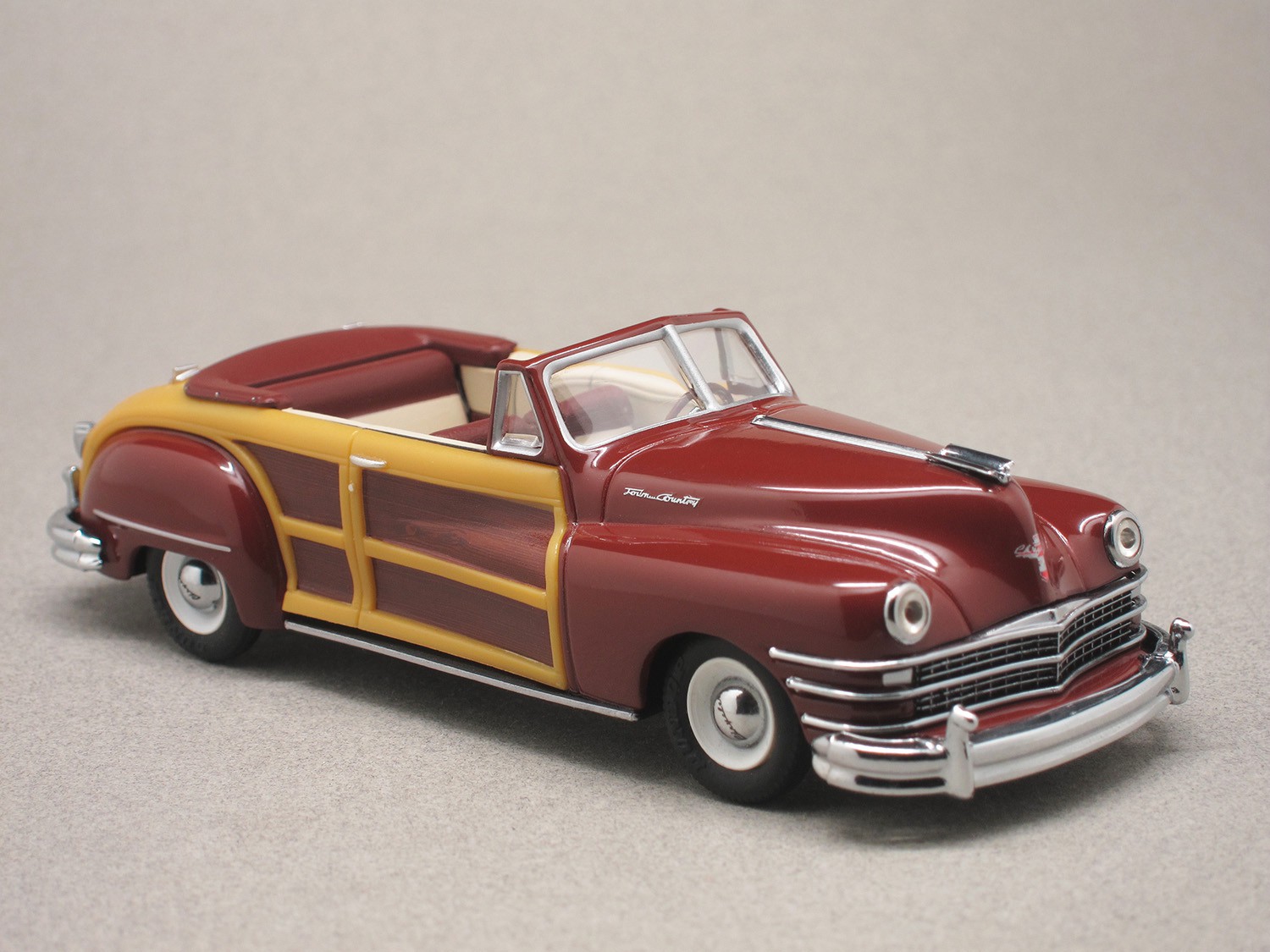 Chrysler Town & Country 1947 (Vitesse) 1:43