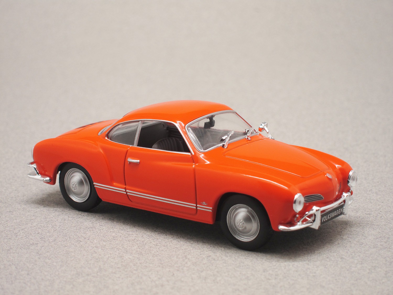 Volkswagen Karmann Ghia (Whitebox) 1:43