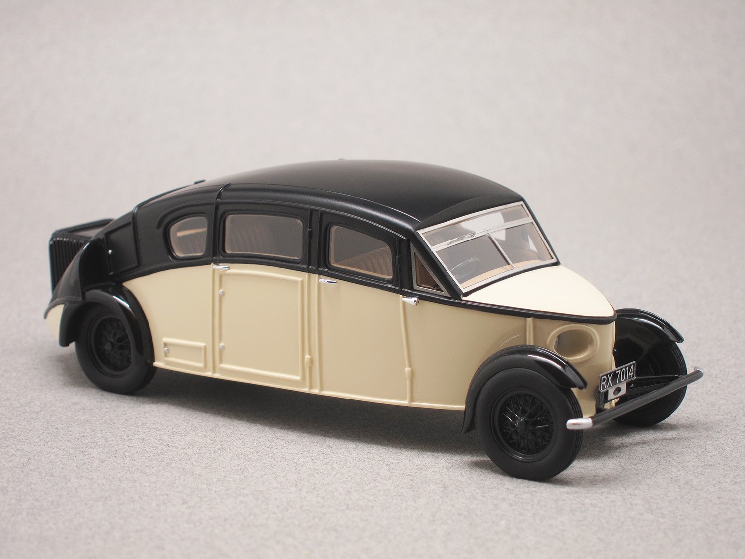 Burney R-100 Streamline 1930 (Autocult) 1:43