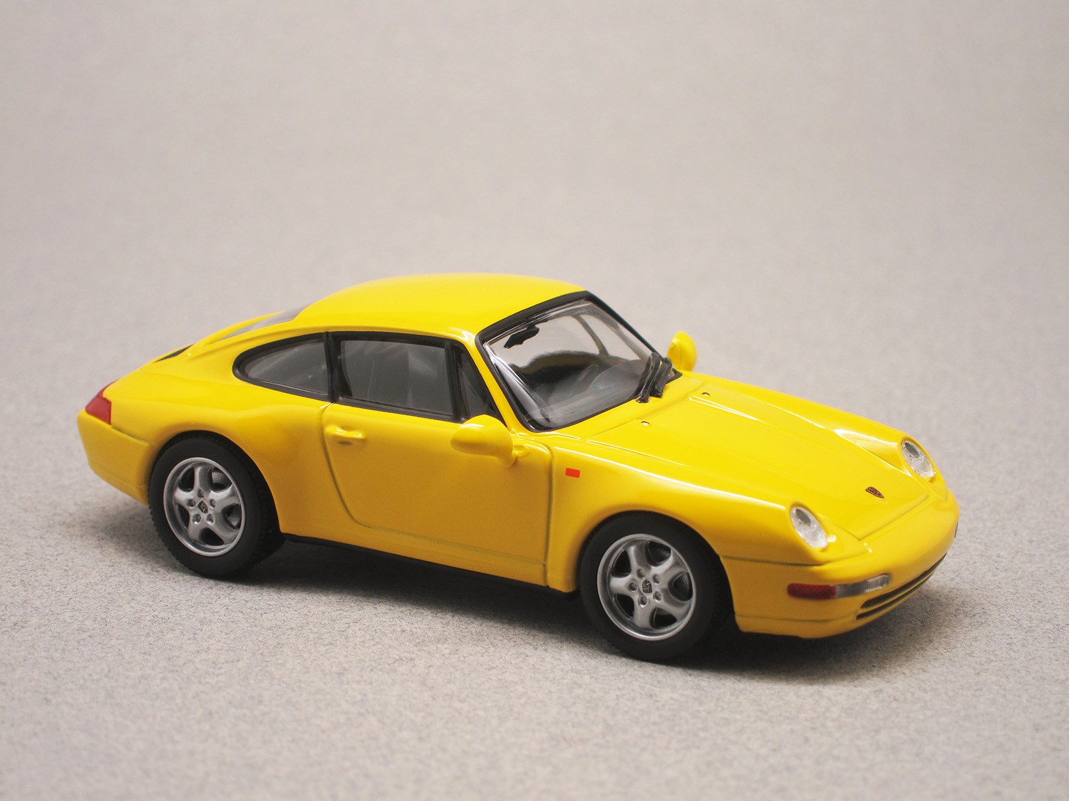 Porsche 911 993 (Maxichamps) 1/43e