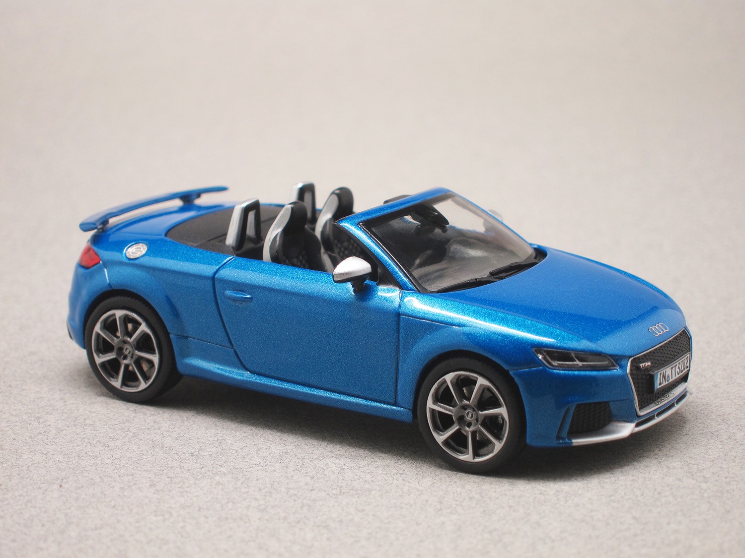 Audi TT RS Roadster 2016 (i-Scale) 1:43