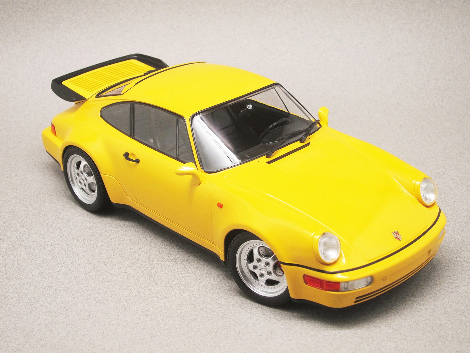 【MAXICHAMPS】Porsche 911 Turbo Yellow1990 Porsche 911 3.6 Turbo yellow (Minichamps)1:18 - Minicarweb