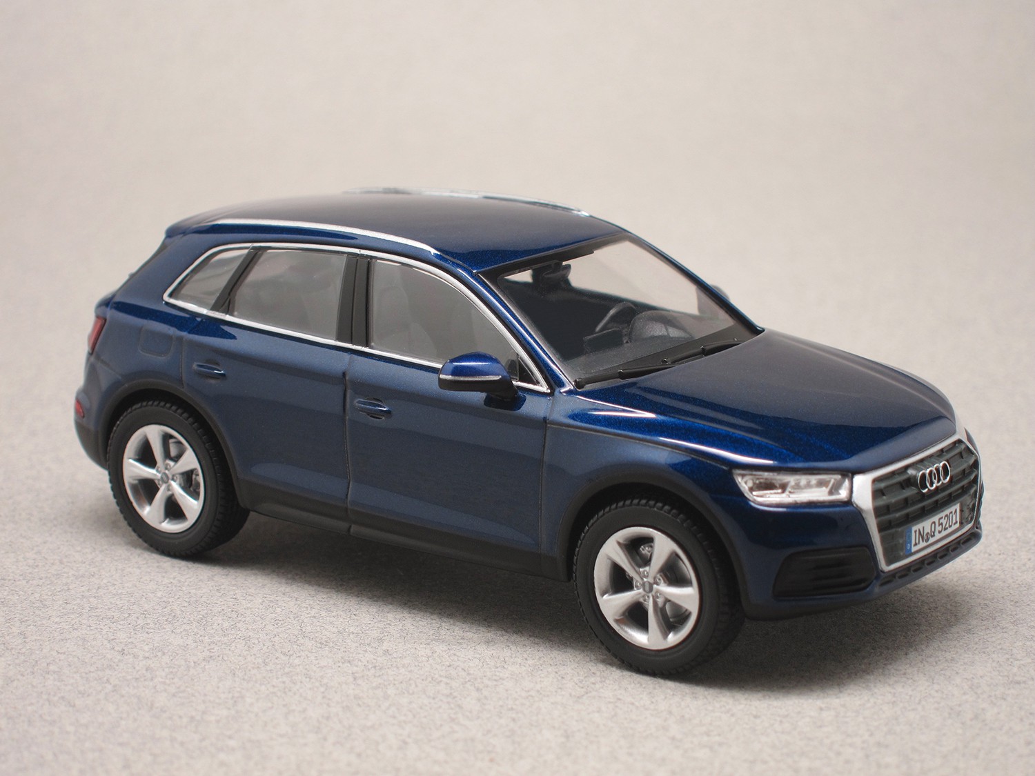 Audi Q5 2016 (i-Scale) 1/43e