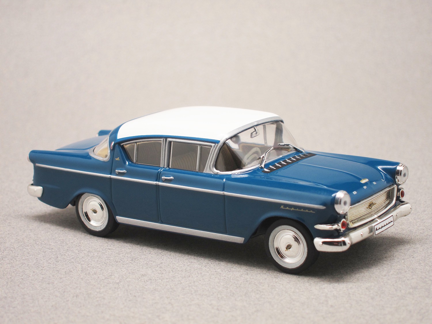 Opel Kapitan 1958 (Presse) 1/43e