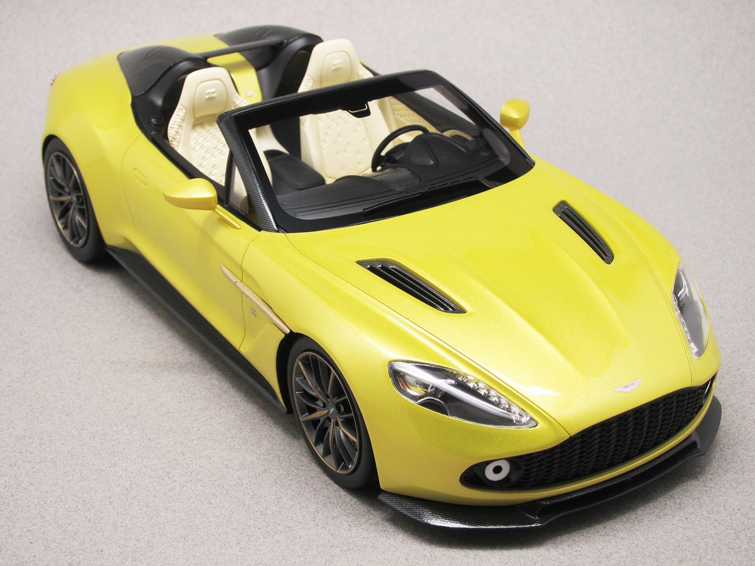 Aston Martin Vanquish Zagato Speedster (Top Speed) 1:18