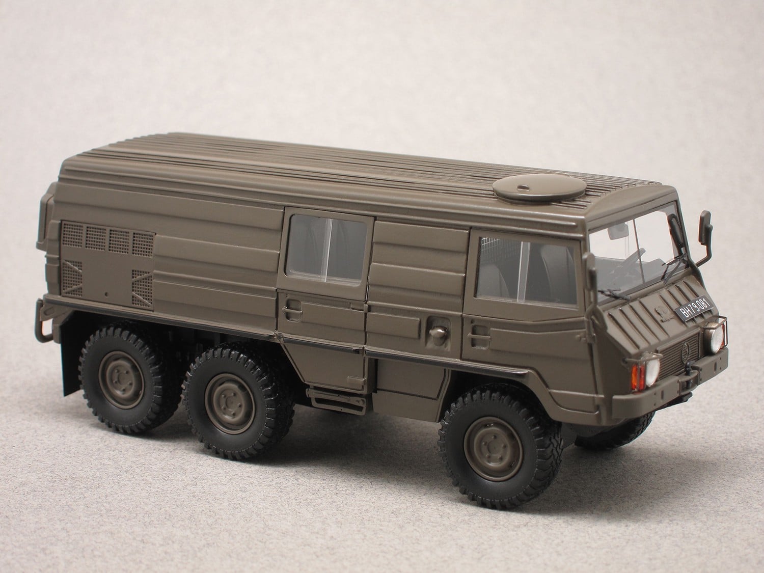 Steyr-Puch Pinzgauer 6x6 712K (NEO) 1:43