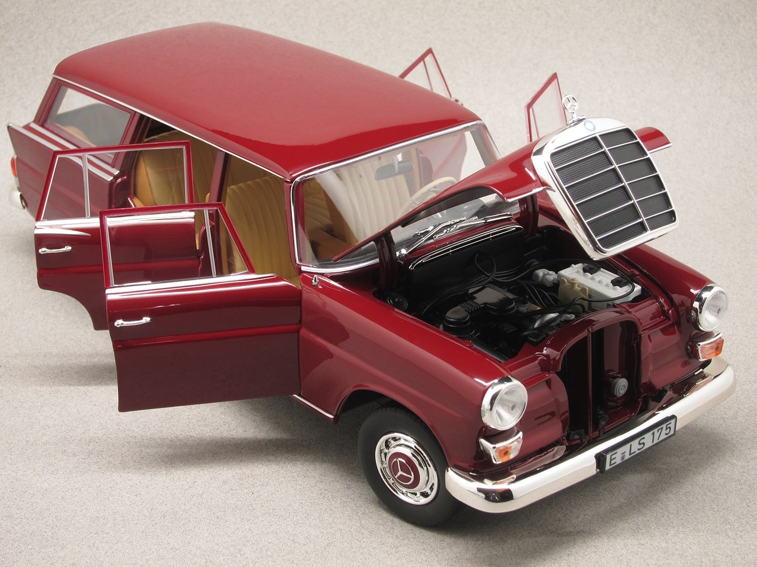 Mercedes 200 W110 Universal (Norev) 1:18