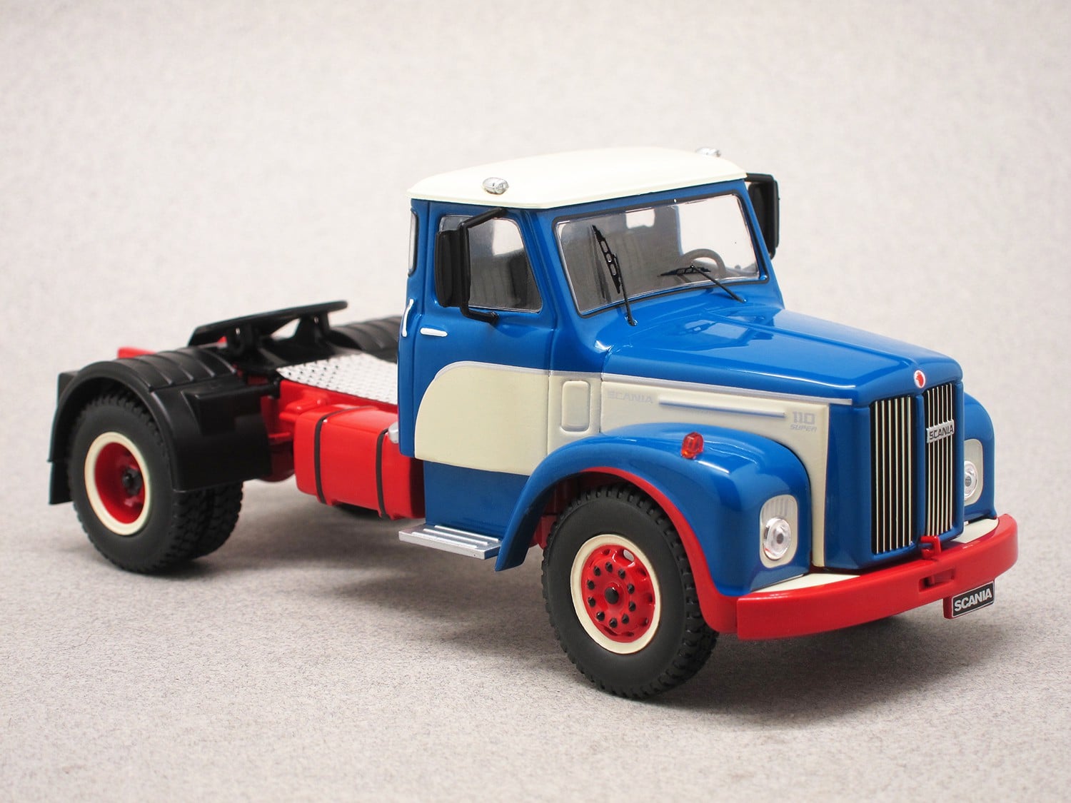 Scania 110 (IXO) 1:43