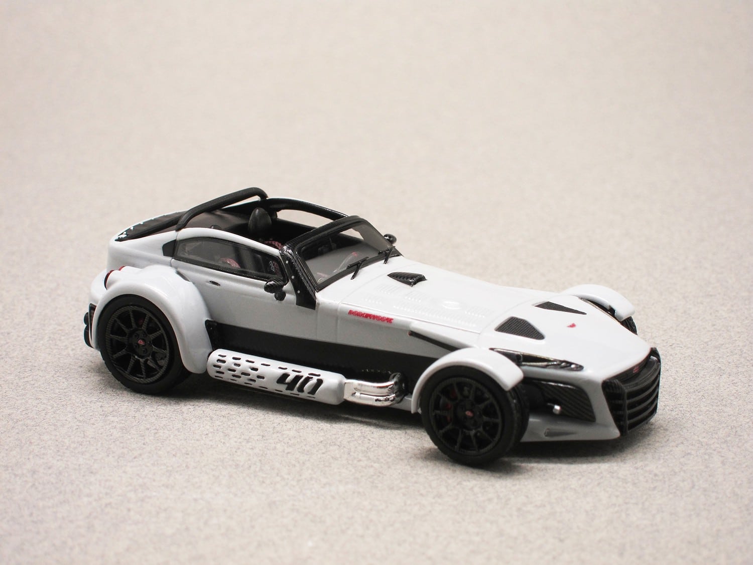 Donkervoort D8 GTO-40 (Spark) 1:43