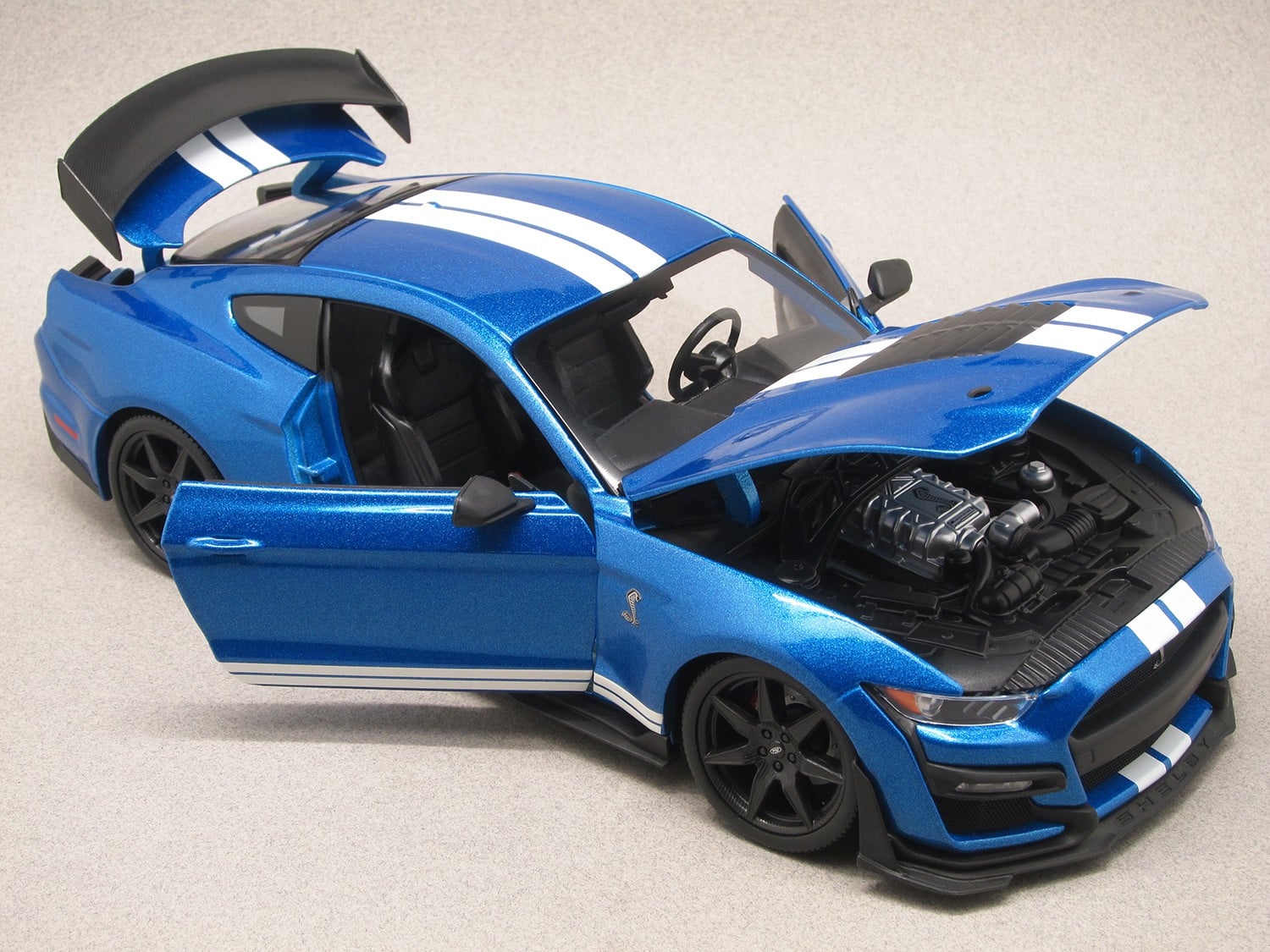 Ford Mustang Shelby GT500 (Maisto) 1:18