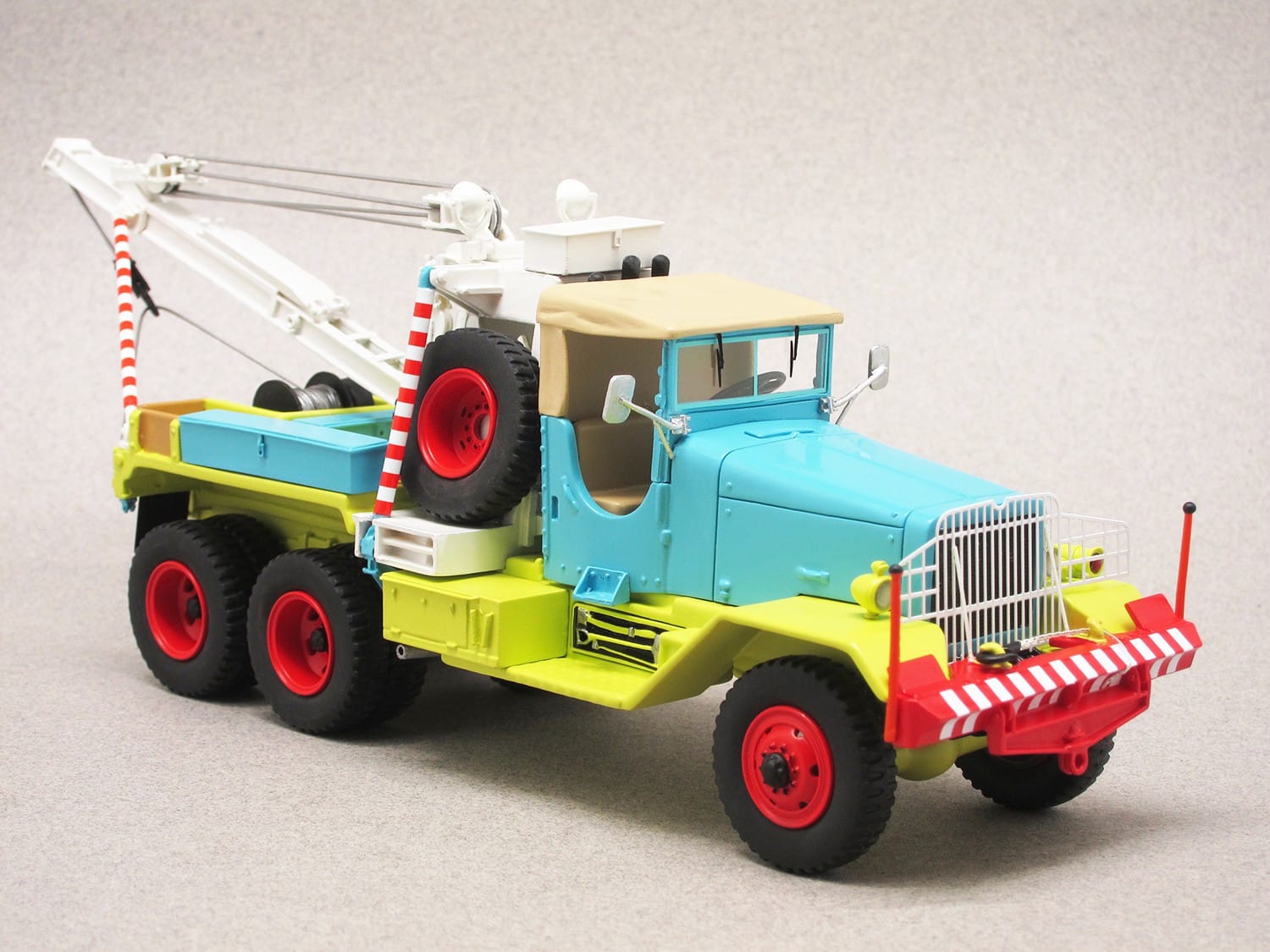 Ward LaFrance tow truck (Perfex) 1:43