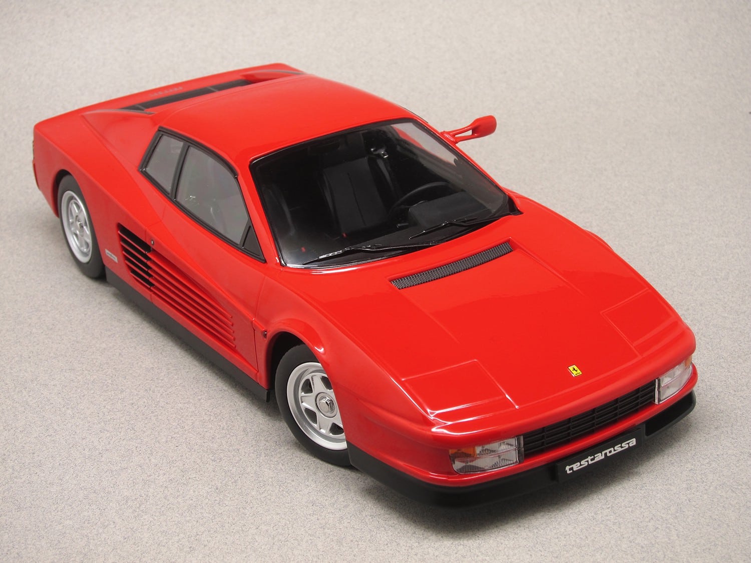 Ferrari Testarossa 1984 (KK Scale) 1/18e