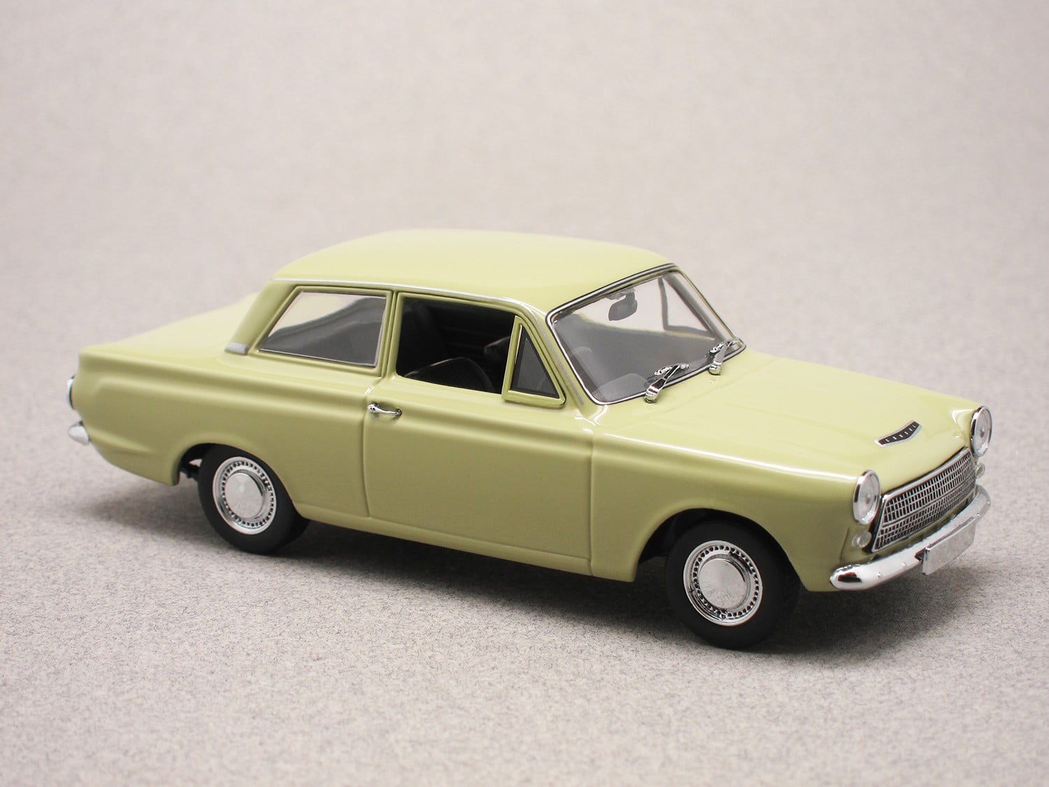Ford Cortina MKI (Maxichamps) 1:43