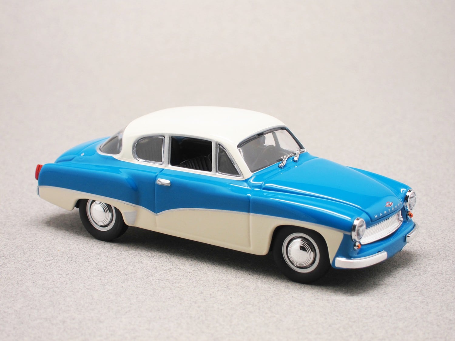 Wartburg 311 coupe (Maxichamps) 1/43e