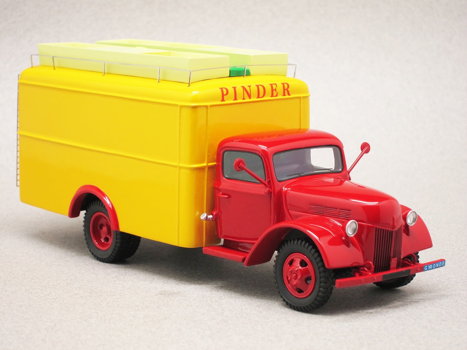 Ford France 1947 Cirque Pinder (Perfex) 1/43e