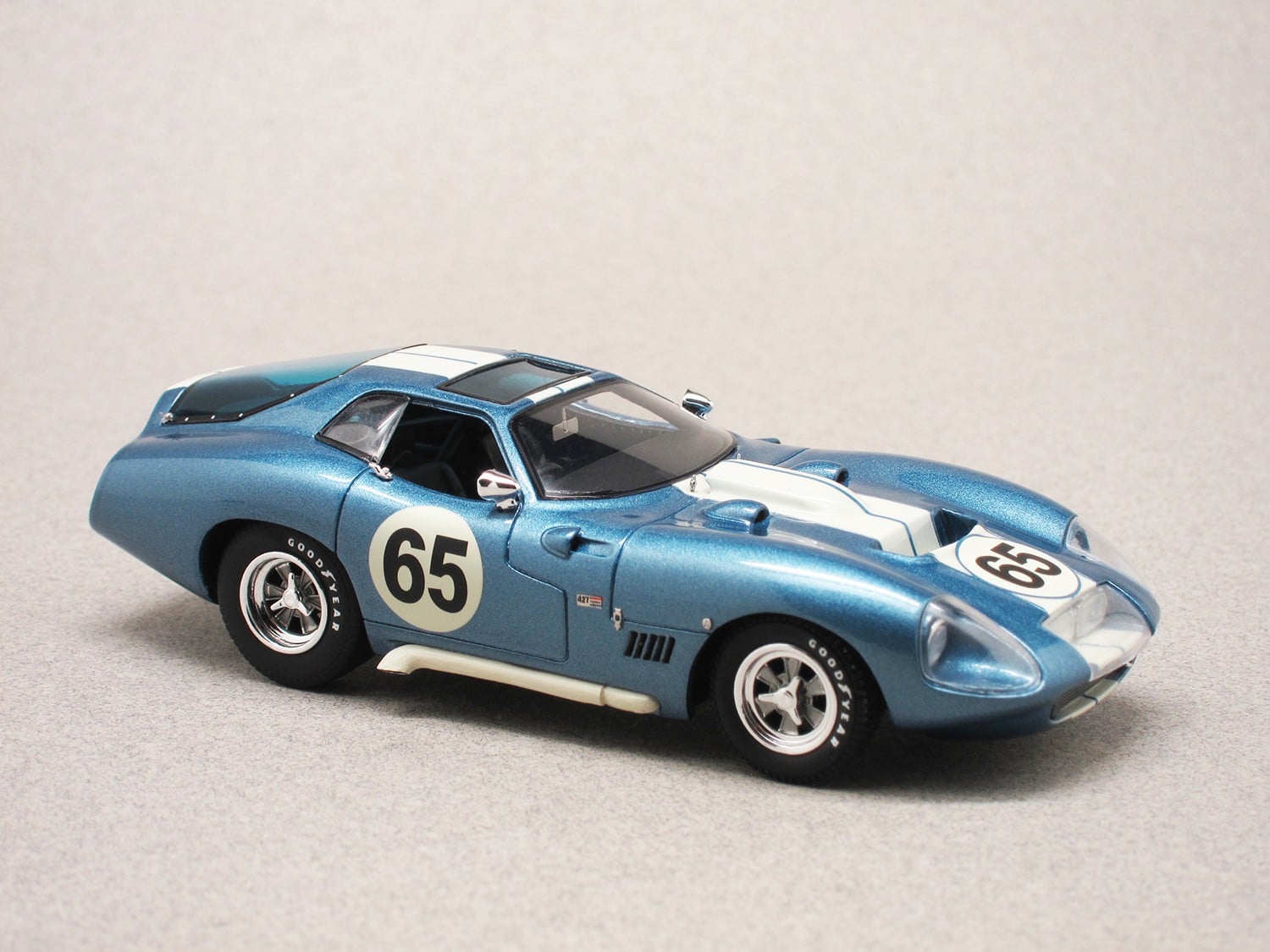 Shelby Cobra Daytona Type 65 (Matrix) 1:43