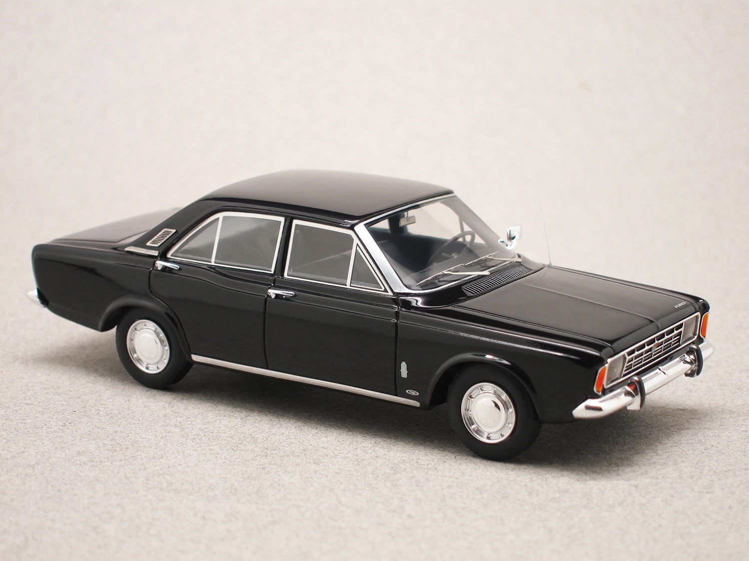 Ford P7 17M 1967 (NEO) 1:43
