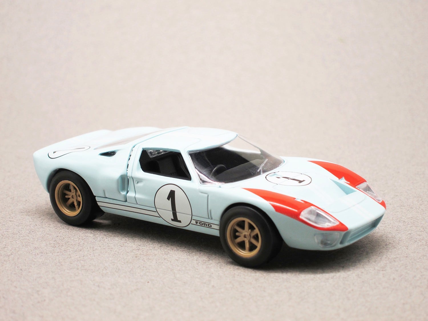 Ford GT40 1966 n°1 (Norev) 1/43e