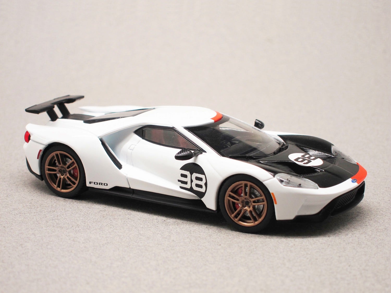 Ford GT Heritage Edition n°98 (Greenlight) 1:43