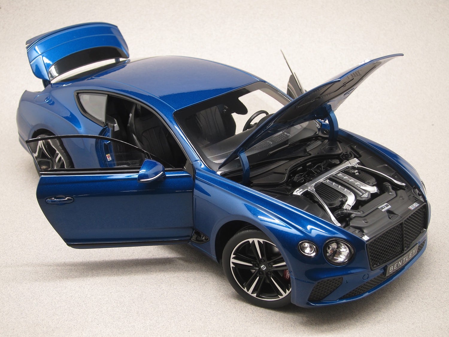 Bentley Continental GT 2018 Sequin Blue (Norev) 1:18