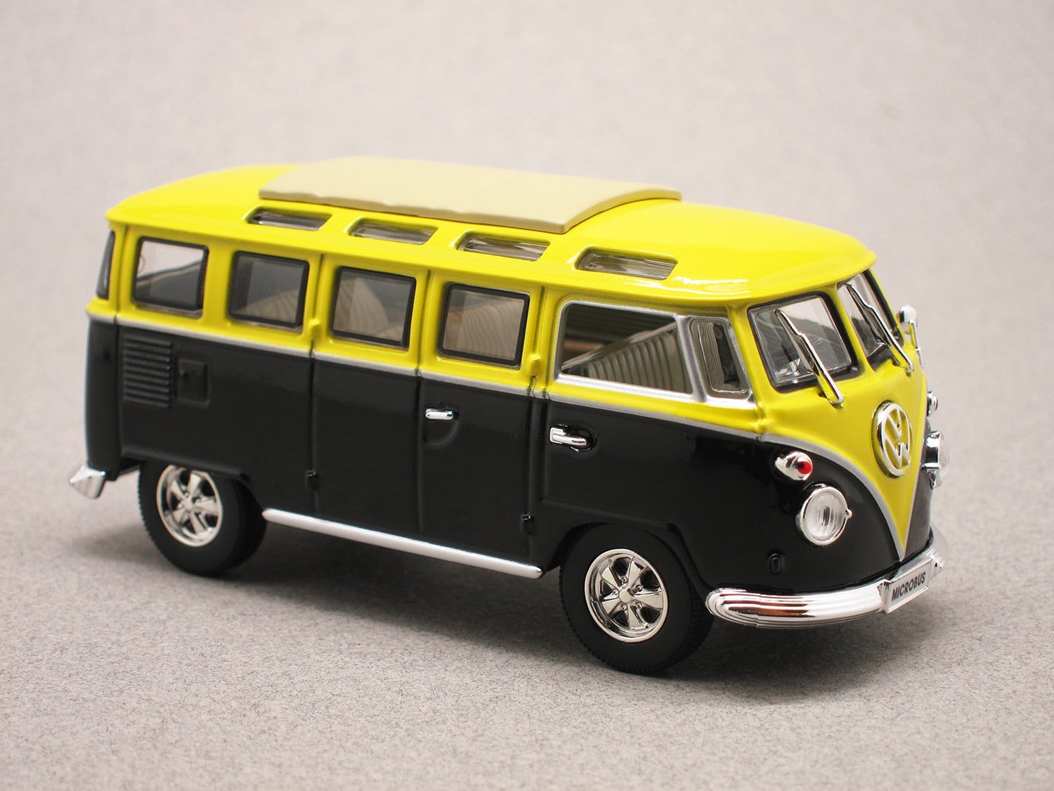Volkswagen T1 Samba (Lucky Die Cast) 1/43e