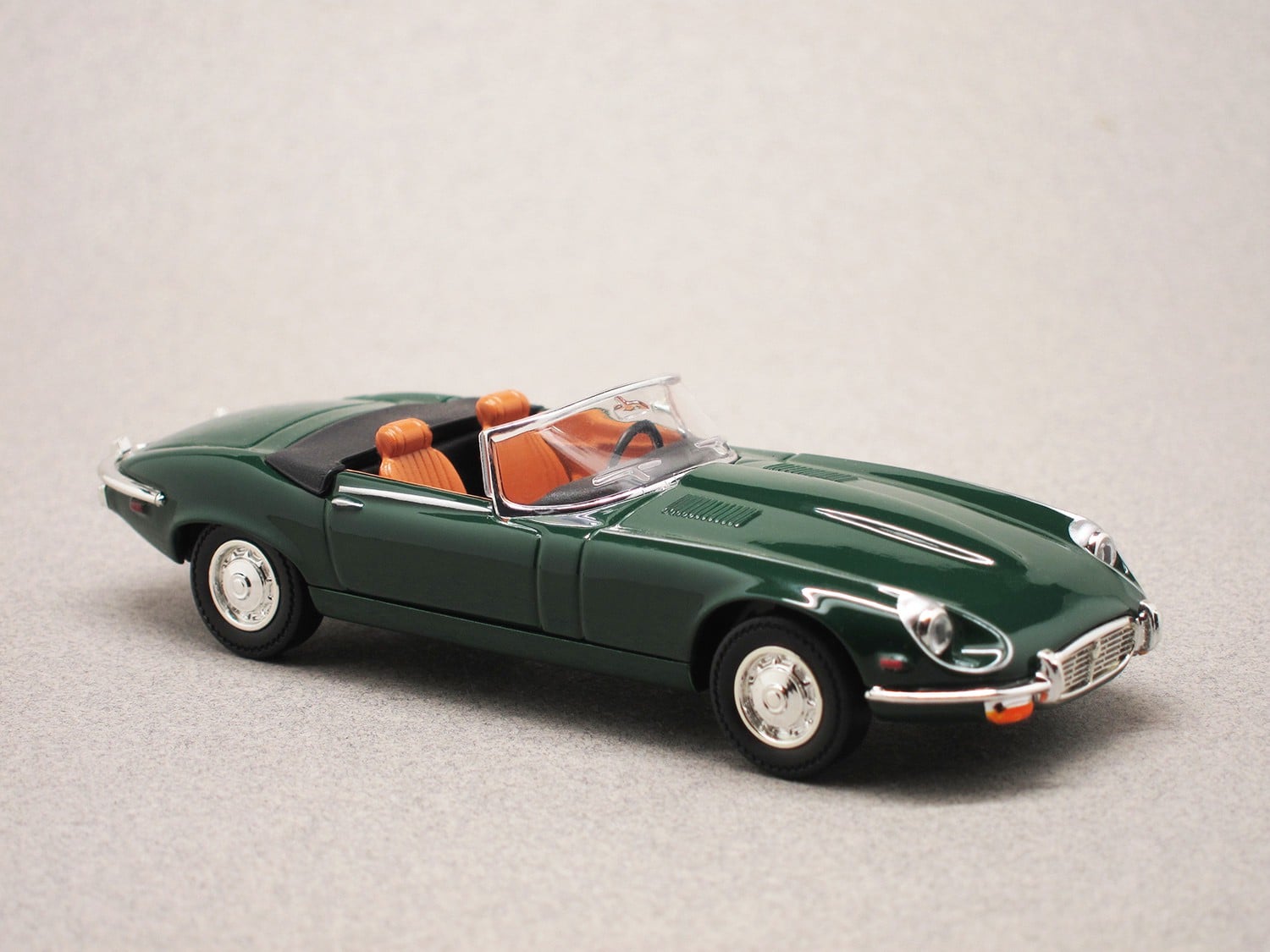 Jaguar Type E Série III Cabriolet (Lucky Die Cast) 1/43e