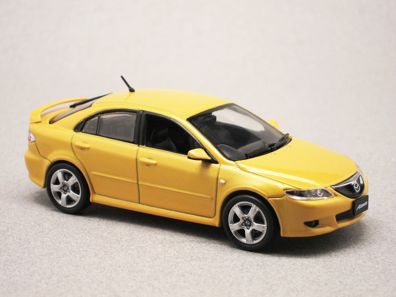 Mazda Atenza 2002 (First:43) 1/43e