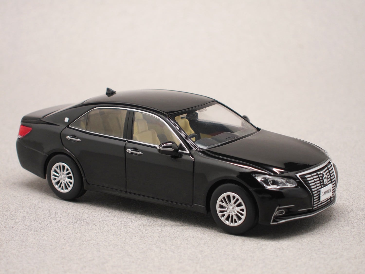 Toyota Crown 2016 (Car-Nel) 1:43