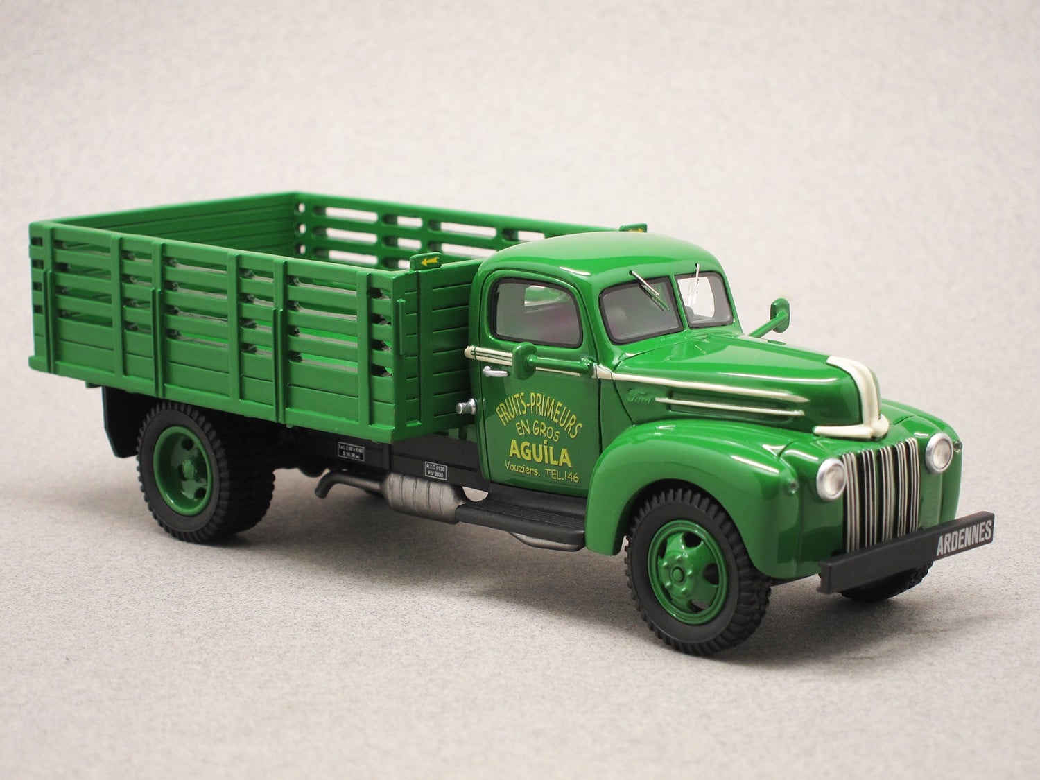 Ford Canada 1948 Primeurs Aguila (Perfex) 1:43